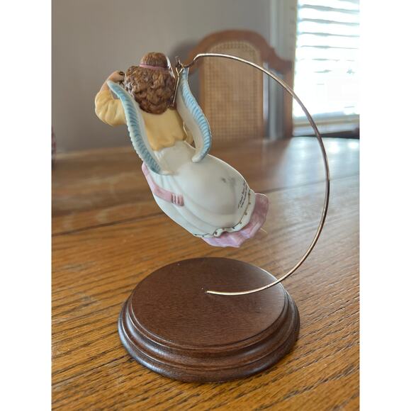 1984 Hallmark Limited Edition Classical Angel - Picture 2 of 5